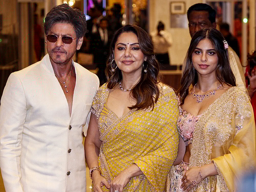 Arjun Tendulkar and Saaniya Chandhok marriage photos-Shah Rukh Khan