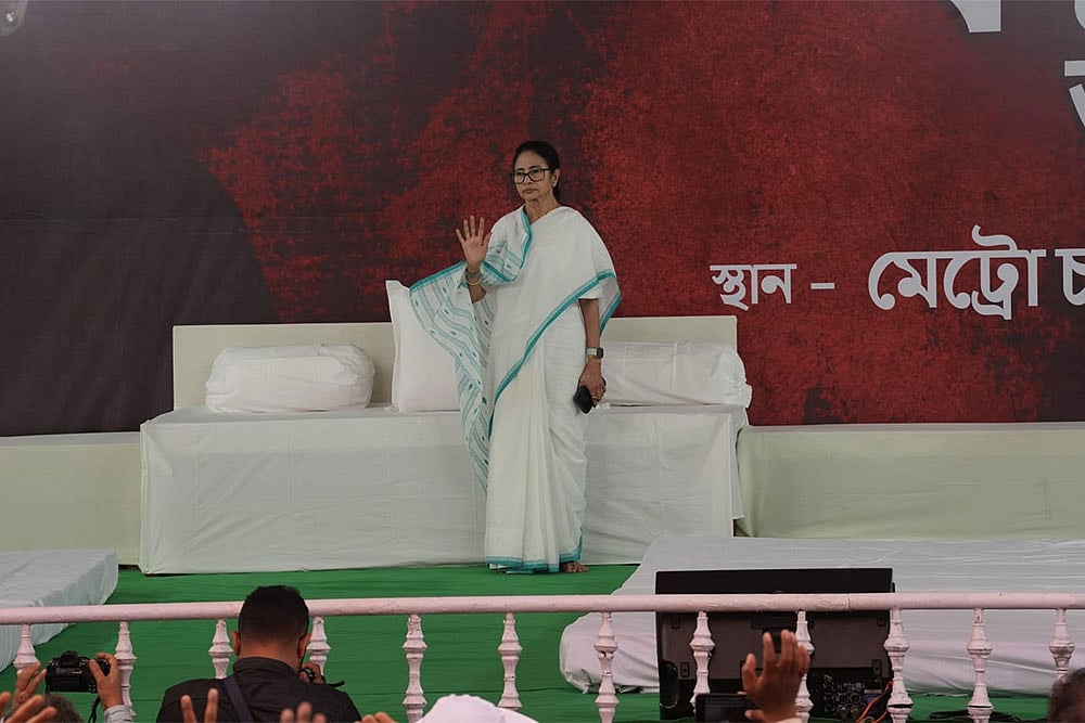 A peaceful protest by Bengal chief minister Mamata Banerjee against the BJP-led central government’s unplanned SIR and the alleged attempt to take away the voting rights of legitimate citizens,in Kolkata. - | Photo: Sandipan Chatteejee/Outlook