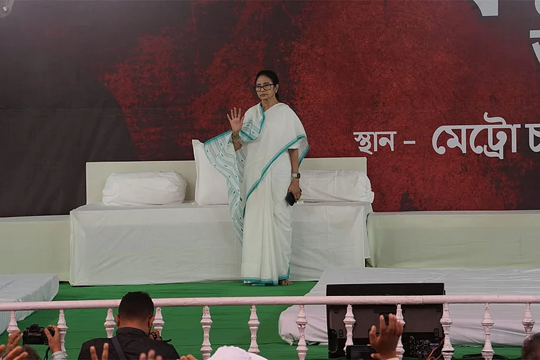 A peaceful protest by Bengal chief minister Mamata Banerjee against the BJP-led central government’s unplanned SIR and the alleged attempt to take away the voting rights of legitimate citizens,in Kolkata. - | Photo: Sandipan Chatteejee/Outlook