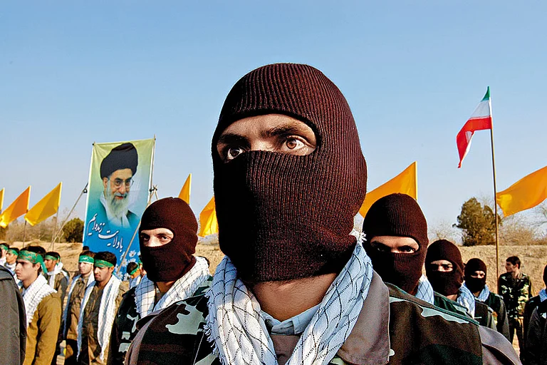 Military Network: The Basij militia, affiliated to the IRGC, during a parade near Tehran - null