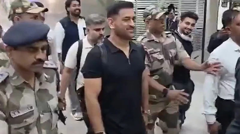 MS Dhoni Reaches Ahmedabad Ahead Of India Vs New Zealand T20 World Cup 2026 Final