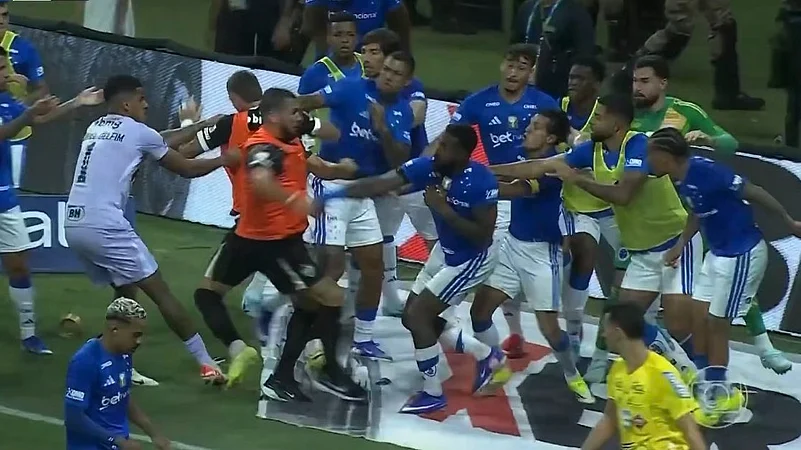 Cruzeiro vs Atletico Mineiro Campeonato Mineiro 2026 final mass fight players sent off