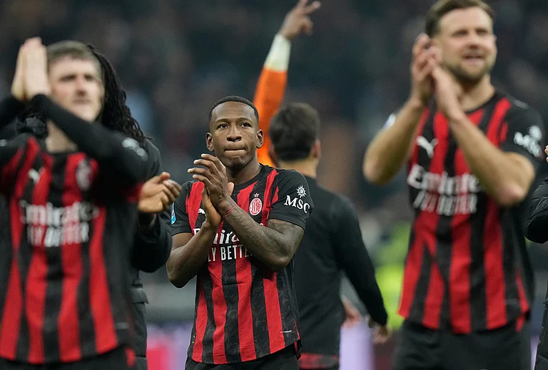 AC Milan's Pervis Estupinan, centre, celebrates after the Serie A soccer match between AC Milan and Inter Milan, in Milan, Italy. - | Photo: AP/Luca Bruno