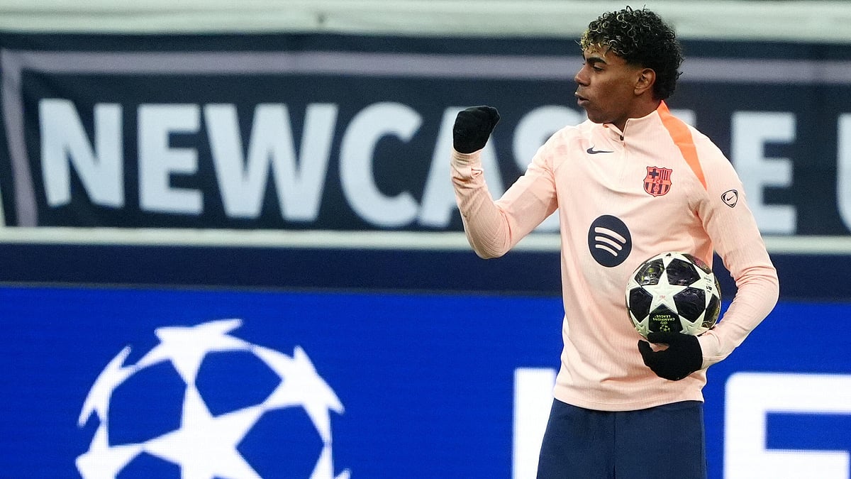 Barcelona's Lamine Yamal gestures during a training session in Newcastle upon Tyne, England, Monday March 9, 2026.  - | Photo: AP/Owen Humphreys