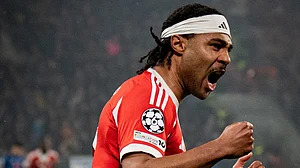 FCBayernEN/X : Serge Gnabry celebrating his goal against Atalanta in the UEFA Champions League 2025-26 Round of 16 clash.