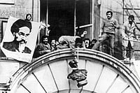 How Foreign Powers And Authoritarian Rule Shaped Modern Iran | Photo: Imago/Granger Historical Picture Archive : Embassy Occupied: Iranian students hang a bust of Mohammad Reza Shah Pahlavi at the Iranian embassy in Paris in 1979