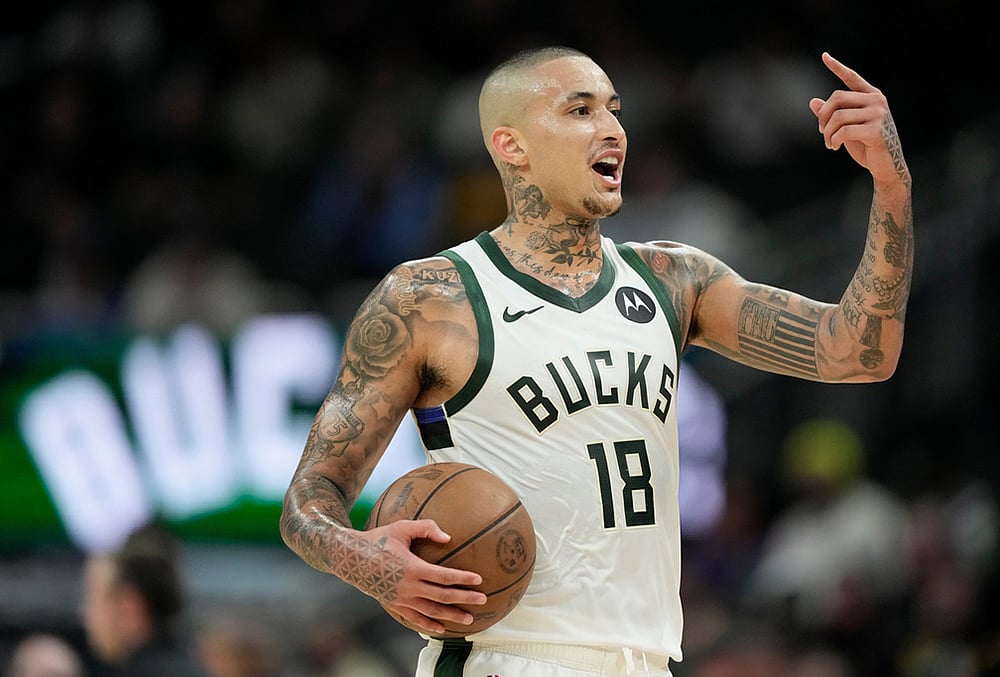 Milwaukee Bucks Vs Phoenix Suns NBA basketball-Kyle Kuzma