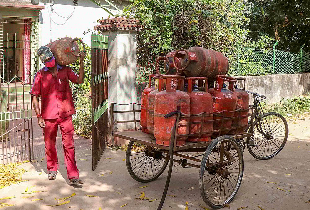 Domestic LPG cylinder costlier by Rs 60