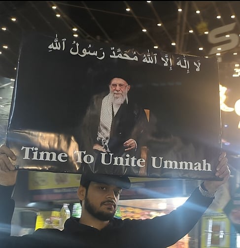 Why are Shia and Sunni Muslims mourning Khamenei in India