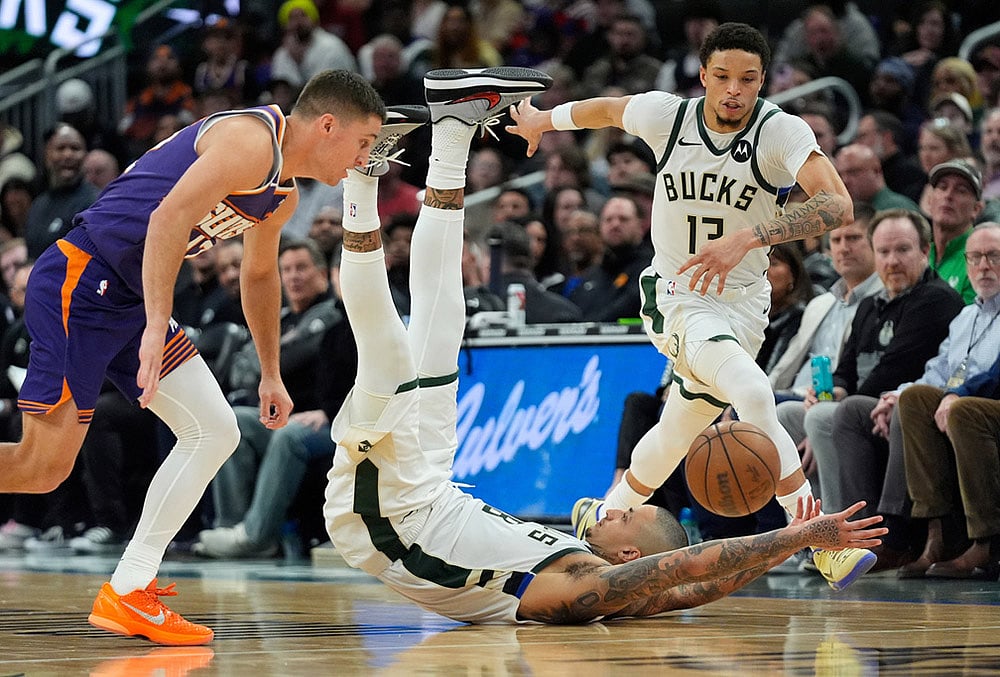 Milwaukee Bucks Vs Phoenix Suns NBA basketball-Kyle Kuzma