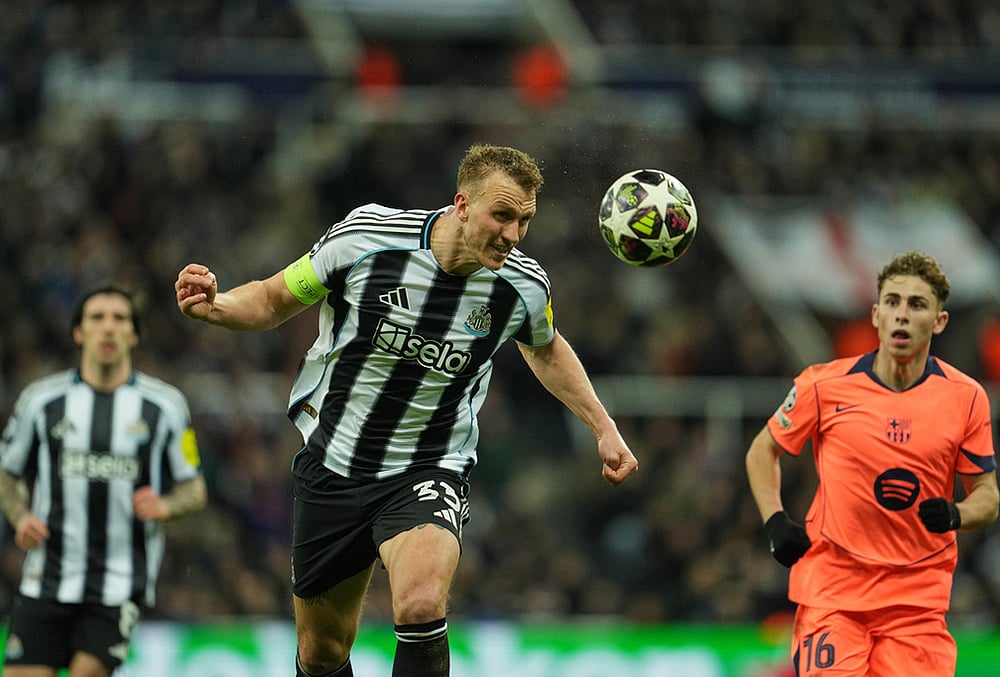Newcastle United vs fc Barcelona UEFA Champions League soccer-Dan Burn