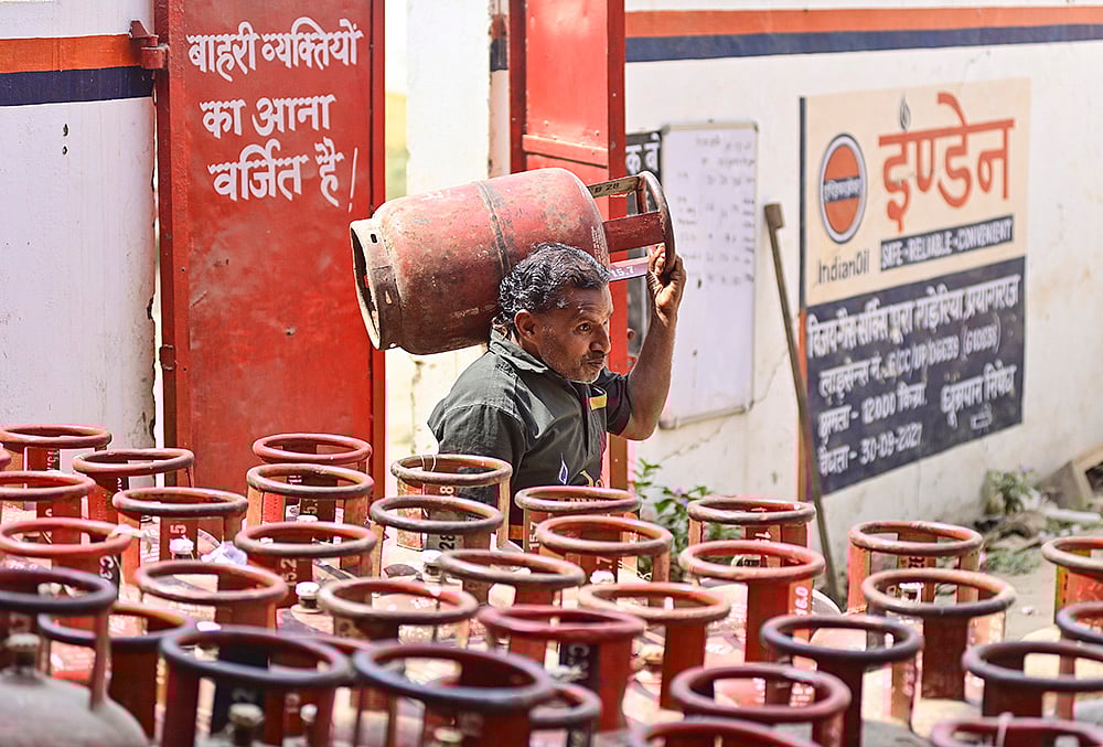 Middle East conflict LPG supply shortage in Prayagraj