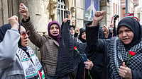Source: IMAGO /  ZUMA Press Wire : March 5, 2026: Iranians living in Istanbul gathered in front of the Iranian Consulate to commemorate the children killed in an attack on the Shajareh Tayyebeh Girls Primary School in the city of Minab, in Iran's Hormozgan province. In the attack on 28 February 2026, more than 150 people, most of them students, were killed; protesters left carnations at the consulate gate in memory of the children. 