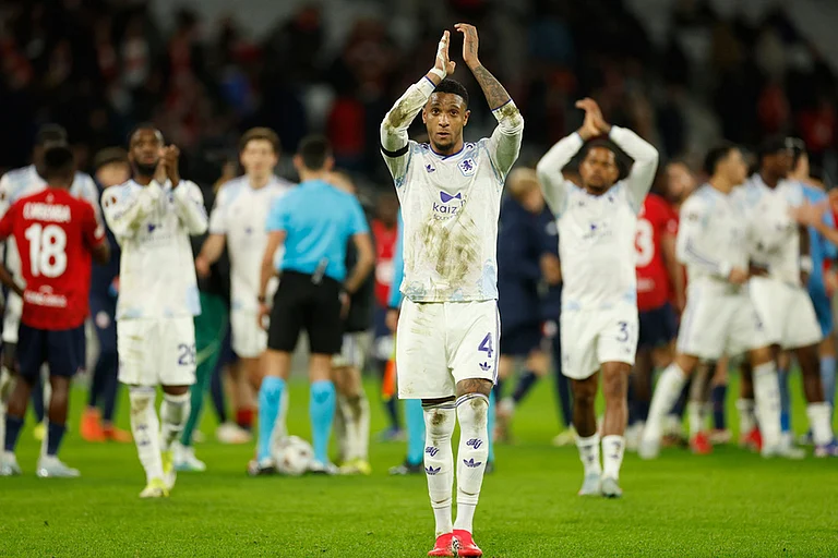 Aston Villa's Ezri Konsa reacts after a first leg, round of 16 Europa League soccer match between Lille and Aston Villa in Lille, France. - | Photo: AP/Jean-Francois Badias