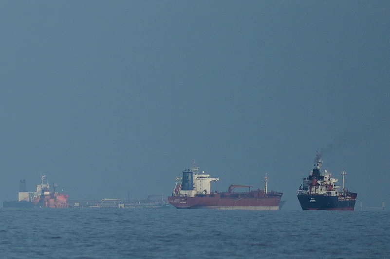 Oil tankers and cargo ships l