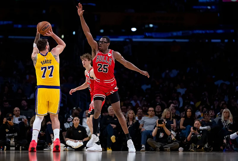 LA Lakers Vs Chicago Bulls, NBA: Luka Doncic Stars As LeBron James ...