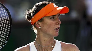 BNPPARIBASOPEN/X : Elina Svitolina in action against Iga Swiatek in the Indian Wells Open 2026 quarter-final.