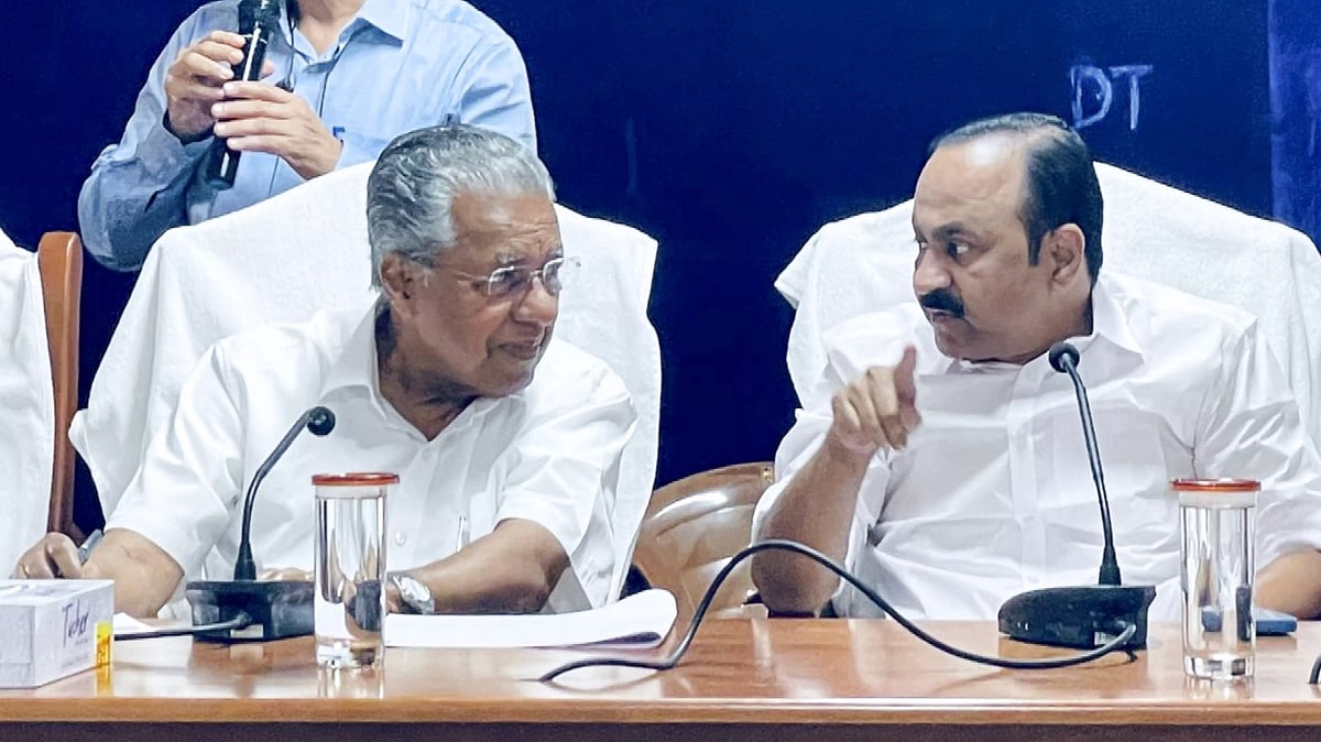 Keralam CM Pinarayi Vijayan with leader of Opposition V D Satheesan  - Photo: X