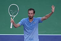 Indian Wells 2026: Medvedev Hands Alcaraz His First Defeat Of This Year | Photo: AP/Mark J. Terrill : Daniil Medvedev, of Russia, celebrates after defeating Carlos Alcaraz, of Spain, during a semifinal match at the BNP Paribas Open tennis tournament, Saturday, March 14, 2026, in Indian Wells, Calif. ()
