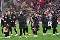 Leverkusen 1-1 Bayern, Bundesliga : Diaz, Jackson Sent Off As Kompany's Men Held At BayArena | Photo: AP/Martin Meissner : Leverkusen players react after the draw against Bayern Munich in a German Bundesliga soccer match, Leverkusen, Germany.
