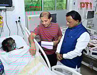 Mohan Majhi visits SCB Medical College Cuttack Odisha after fire.png