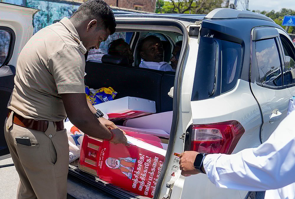 TN Polls: Security checking