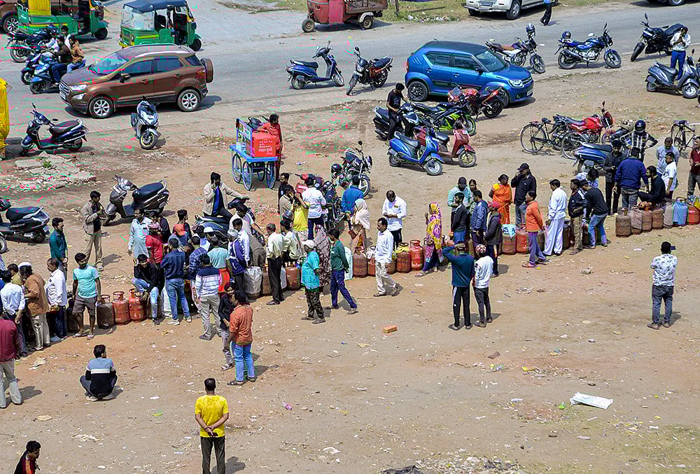 Middle East conflict: LPG crisis in Ranchi