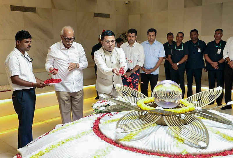 Pramod Sawant pays tribute to Manohar Parrikar