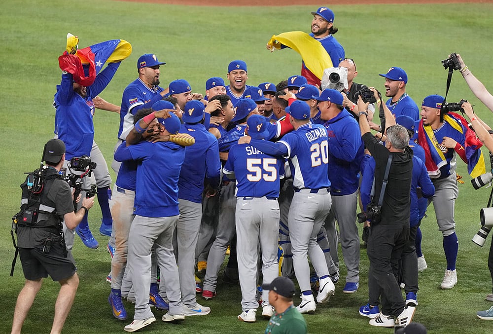 Venezuela celebrates after defeating the United States in the championship game of the World Baseball Classic, in Miami.  - | Photo: AP/Lynne Sladky