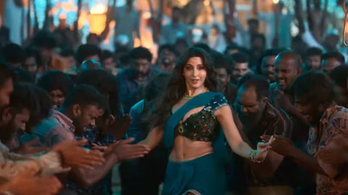 Nora Fatehi in a still from the song Sarke Chunar Teri Sarke - YouTube