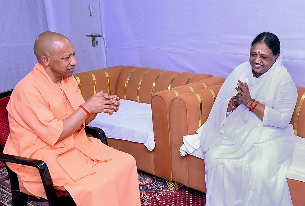 Yogi Adityanath meets Mata Amritanandamayi