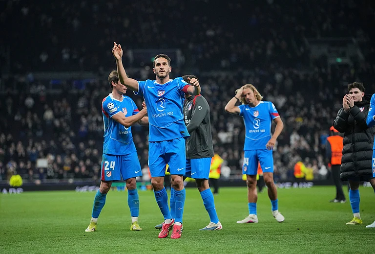 Atletico Madrid's Koke, second from left, celebrates after the Champions League round of 16, second leg soccer match between Tottenham and Atletico Madrid in London, England. - | Photo: AP/Kin Cheung