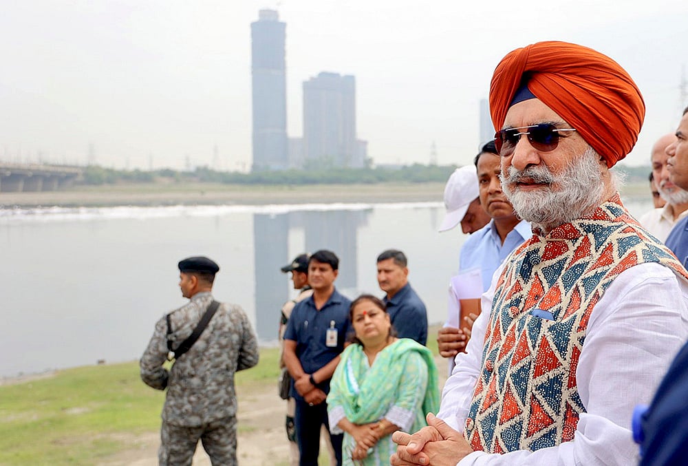 Taranjit Singh Sandhu at Kalindi Kunj Ghat