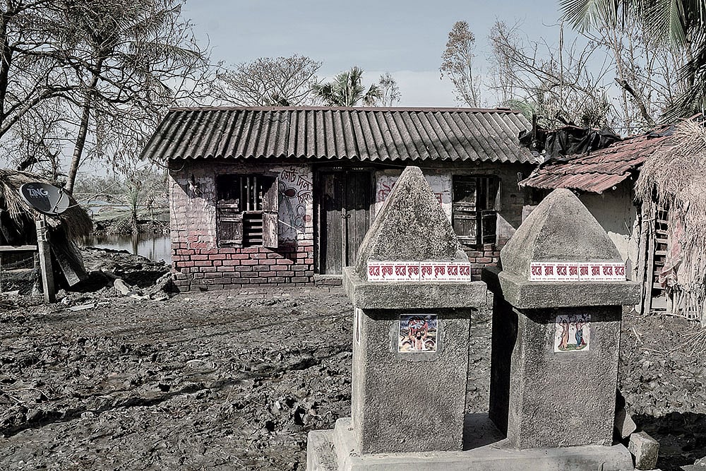 Welfare Economy: An abandoned house in cyclone-hit Raidighi Mathurapur district in West Bengal - | Photo: Animikh chakrabarty