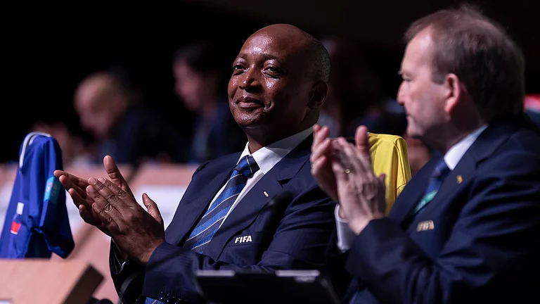 Confederation of African Football (CAF) President Patrice Motsepe claps during the 73rd FIFA Congress, in Kigali, Rwanda, March 16, 2023. - | Photo: AP