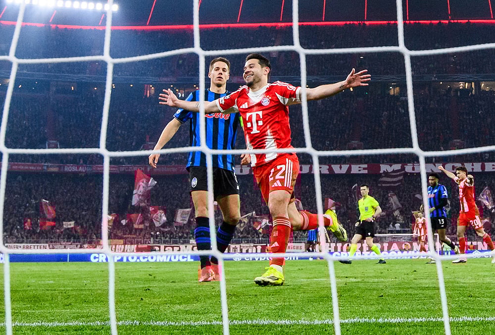 Bayern Munich Vs Atalanta Champions League Soccer-Raphaël Guerreiro 