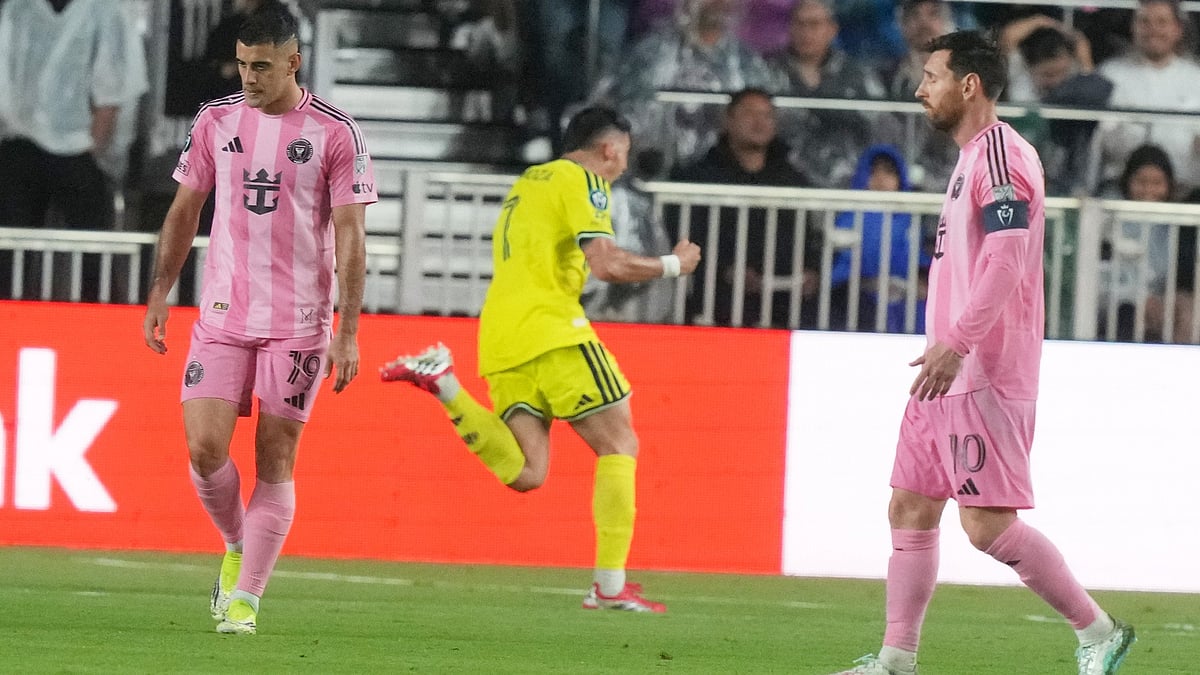 Inter Miami forwards Germán Berterame (19) and Lionel Messi (10) react as Nashville forward Cristian Espinoza (7) celebrates his goal during the second half of a CONCACAF Champions Cup Round of 16 soccer match, Wednesday, March 18, 2026, in Fort Lauderdale, Fla. - | Photo: AP/Marta Lavandier