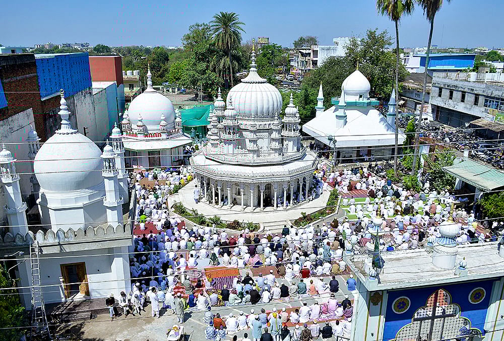 Eid al-Fitr celebrations: Jabalpur