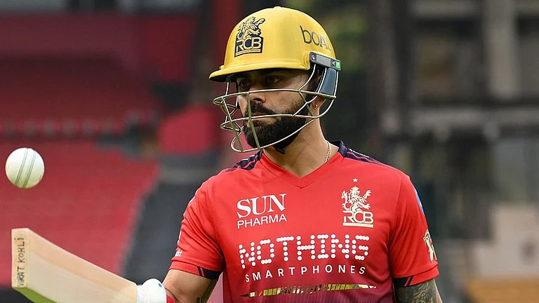Virat Kohli trains ahead of Royal Challengers Bengaluru's opening match in Indian Premier League 2026. - X/Royal Challengers Bengaluru