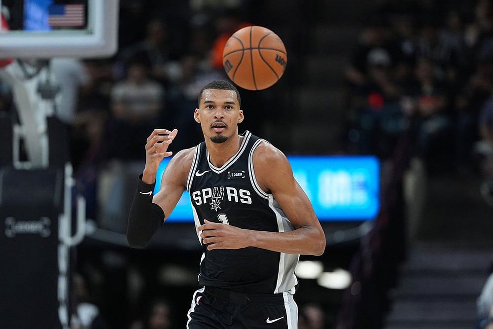 NBA Basketball Game: San Antonio Spurs vs Indiana Pacers