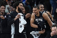 NBA: Wembanyama Scores 20 Points As Spurs Beat Pacers | Photo: AP/Eric Gay : San Antonio Spurs forward Victor Wembanyama, second from right, forward Keldon Johnson, right, and teammates celebrate a play during the second half of an NBA basketball game against the Indiana Pacers in San Antonio.