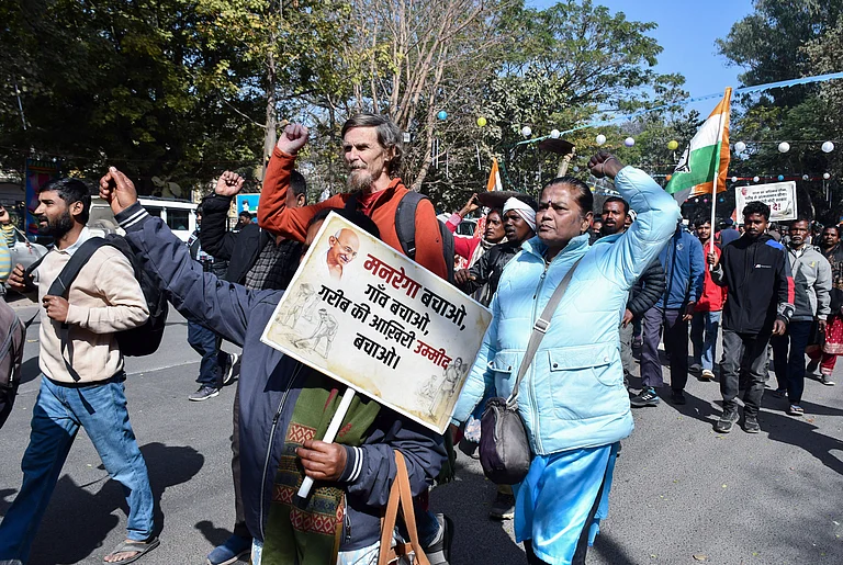 Jharkhand Says No to G-RAM-G, Pushes to Keep MGNREGA Intact - null