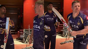 X/KolkataKnightRiders : IPL 2026: Tim Seifert Imitates Rahul Tripathi’s Shoulder Shake In Viral KKR Camp Video