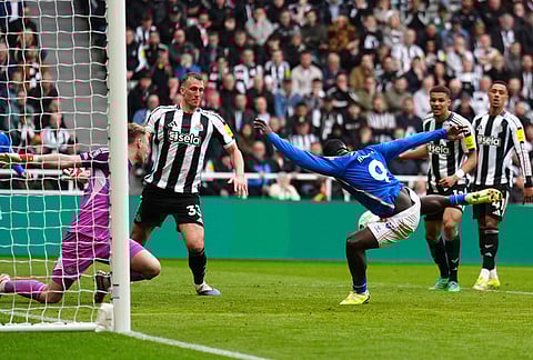 Sunderland's Brian Brobbey, centre right, scores their side's second goal of the game during the Premier League match between Newcastle and Sunderland outside St James' Park, Newcastle upon Tyne, England.