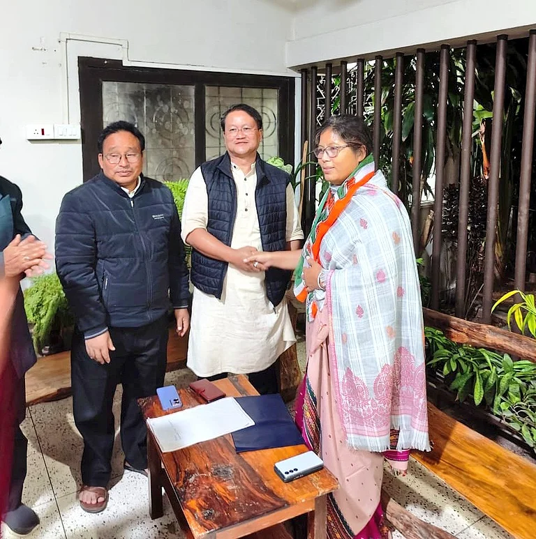 Nandita Gorlosa joins Congress in Assam - X