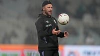 | Photo: AP/Bikas Das : England head coach Brendon McCullum plays with a soccer ball before the start of the first T20 cricket match between India and England at Eden Gardens in Kolkata, India, Jan. 22, 2025. 
