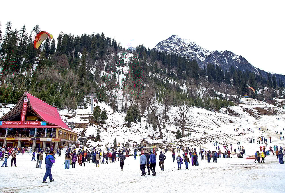 Tourists in Solang Valley