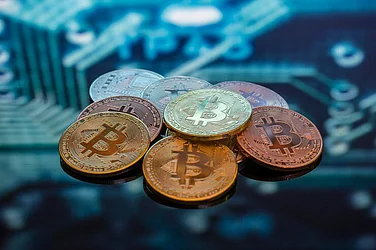 Beyond Banks: How Decentralized Finance (DeFi) And Stablecoins Are Rewriting The Rules Of Money