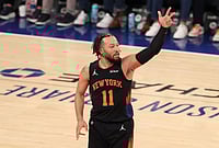 | Photo: AP/Pamela Smith : New York Knicks' Jalen Brunson (11) reacts after scoring a three-point basket during the first half of an NBA basketball game against the New Orleans Pelicans in New York. 