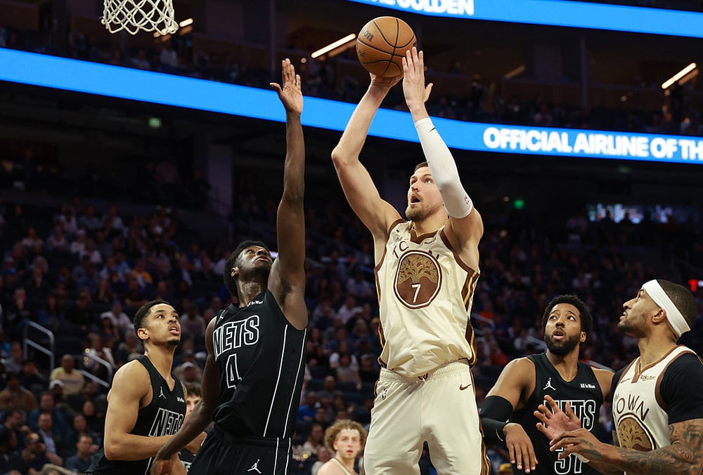 Golden State Warriors Vs Brooklyn Nets NBA basketball-Kristaps Porzingis